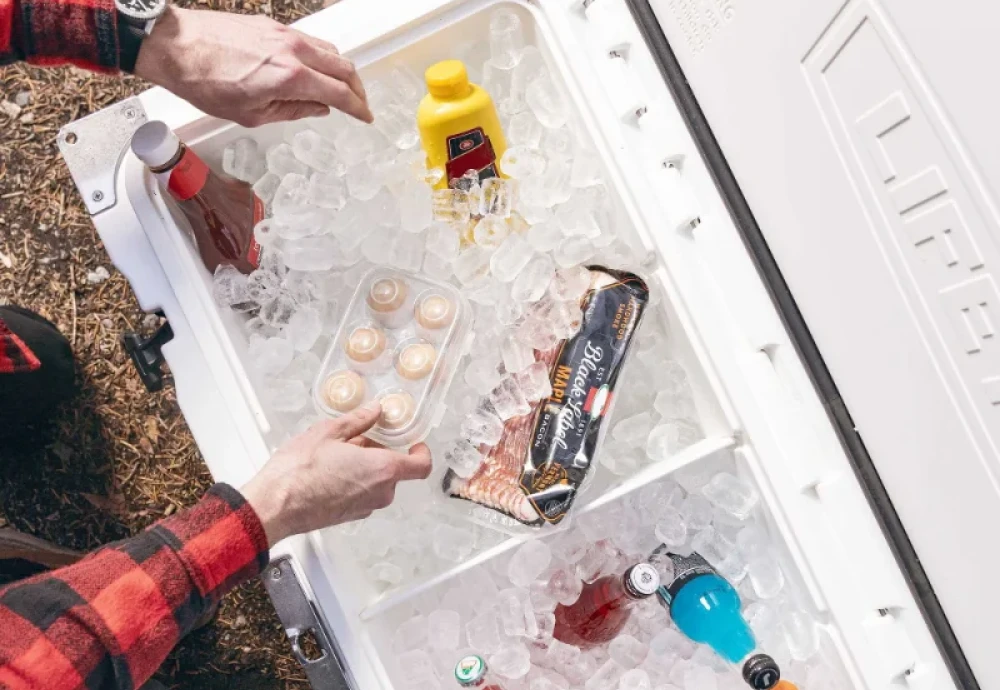 outdoor beverage bar with cooler